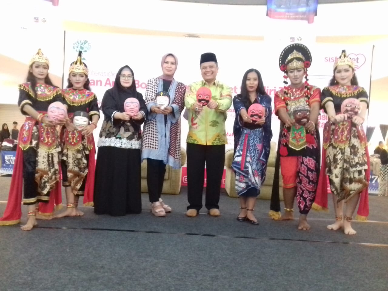 Kelas literasi Digital, Kapan Anak Boleh Punya Gadget Sendiri