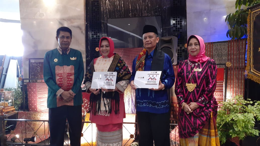 Penampilan Tenun Dan Songket dari Berbagai  Kerajaan di Indonesia