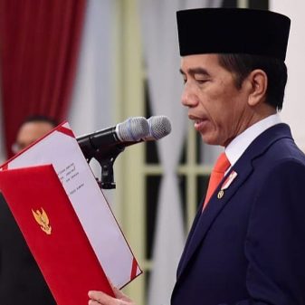Presiden Melantik KSAL dan KSAU di Istana Negara