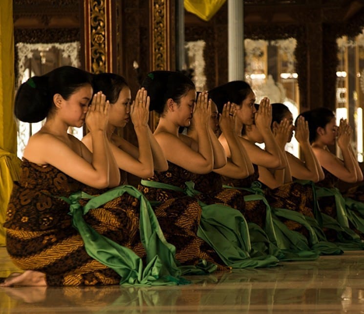 Tari Bedaya Ketawang, Surakarta