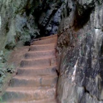 Cerita Mistis Gua Batu di Wisata Alam Bantimurung Maros