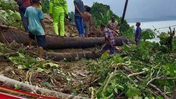 Tanah Longsor di Dusun Mahu Kecamatan Tehoru Kabupaten Maluku Tengah 