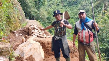 Membuat Parit Saluran Air, Warisan Nenek Moyang Masyarakat Galunggung