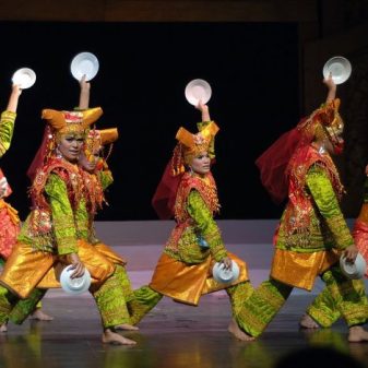 Keunikan Tari Piring Minangkabau
