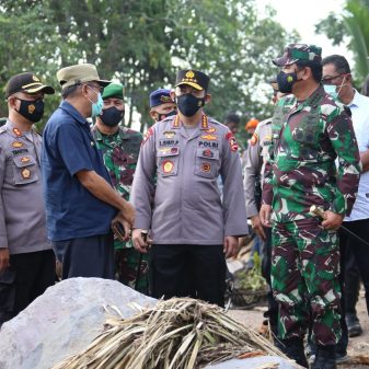 Tinjau NTT, Panglima Bersama Kapolri Fokuskan Evakuasi Korban Dan Kirim Bantuan
