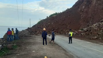 BREAKING NEWS : Jalan Negara Ndao Kabupaten Ende Longsor, Akses Arah Barat Terputus