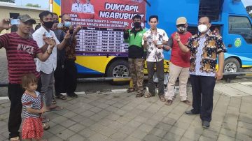 Ngabuburit Dapat KTP, Dukcapil Indramayu Permudah Pelayanan