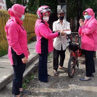 Berbagi Sarapan Untuk Warga Kelapa Gading