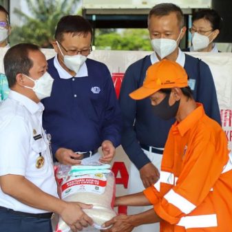 Bantuan Sosial Buddha Tzu Chi Disalurkan Untuk Petugas PJLP dan PPSU Jakarta Utara