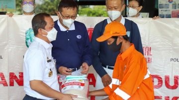 Bantuan Sosial Buddha Tzu Chi Disalurkan Untuk Petugas PJLP dan PPSU Jakarta Utara