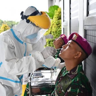 Cegah Penyebaran COVID-19 Prajurit Denmako Pasmar 3 Laksanakan SWAB Antigen Masal