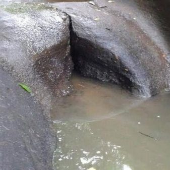 Wisata Mistis, Batu Pewadonan Indramayu