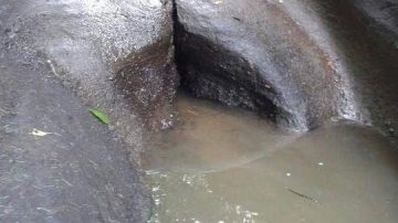 Wisata Mistis, Batu Pewadonan Indramayu