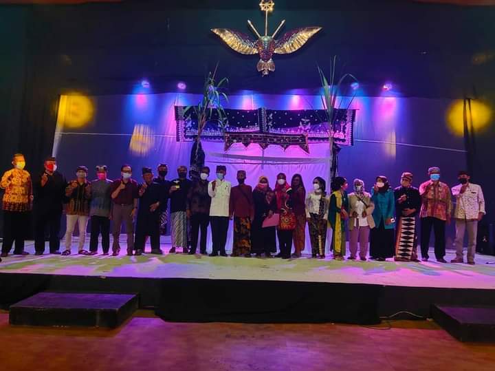Pemkab Indramayu Anugerahi 21 Tokoh Seni Dan Budaya