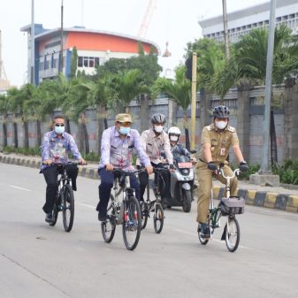 Peringati Hari Bersepeda Sedunia, Wali Kota Jakut Gowes Sepeda Menuju Dermaga JICT II