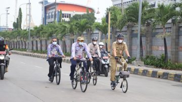Peringati Hari Bersepeda Sedunia, Wali Kota Jakut Gowes Sepeda Menuju Dermaga JICT II
