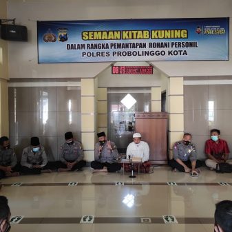 Polda Jatim dan Polres Jajaran Serentak Ngaji Kitab Kuning