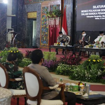 Menkopolhukam RI Melaksanakan Dialog Bersama Forkopimda Jatim, Tokoh Agama, Tokoh Masyarakat di Kabupaten Bangkalan