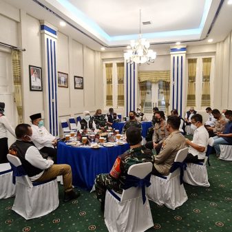 Forkopimda Jatim Gelar Rapat Koordinasi Strategi Penanganan Covid-19 di Kabupaten Sampang