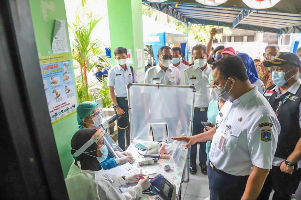 Anies Baswedan Apresiasi Peran Aktif Ketua RT/RW Dorong Warga Ikut Vaksinasi COVID-19