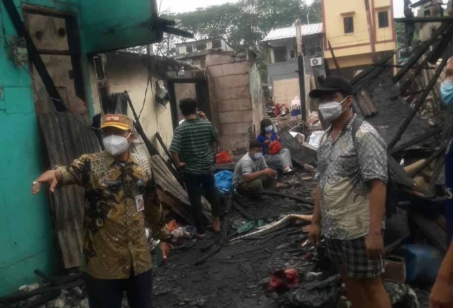 Bantuan Sosial Disalurkan Bagi Korban Terdampak Kebakaran di Pademangan