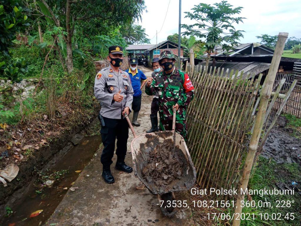 TNI-POLRI diwilayah Hukum Polsek Mangkubumi, Giat Kerja Bhakti Bersama