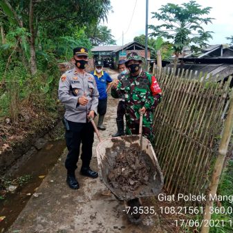 TNI-POLRI diwilayah Hukum Polsek Mangkubumi, Giat Kerja Bhakti Bersama