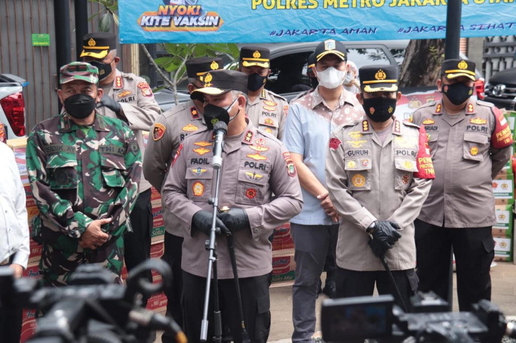 Kunjungan Kapolda Metro Jaya di Kampung Tangguh Jaya Pegangsaan Dua Kelapa Gading Jakarta Utara