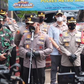 Kunjungan Kapolda Metro Jaya di Kampung Tangguh Jaya Pegangsaan Dua Kelapa Gading Jakarta Utara