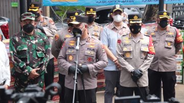 Kunjungan Kapolda Metro Jaya di Kampung Tangguh Jaya Pegangsaan Dua Kelapa Gading Jakarta Utara