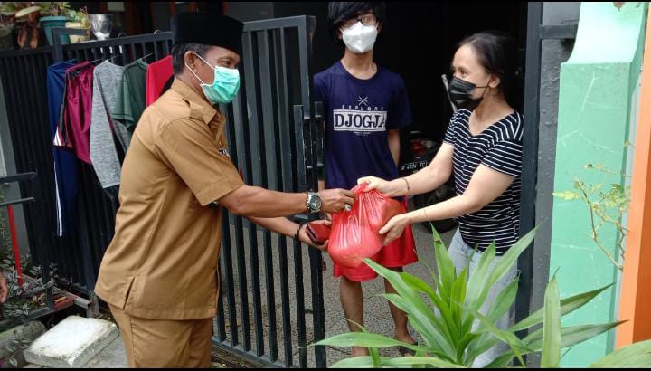 Aksi Peduli PEMDES Mangunjaya Untuk Warga Terpapar COVID-19