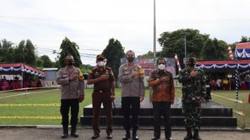 Jelang HUT Bhayangkara Ke-75 Polres Seram Bagian Barat Adakan Vaksinasi Gratis Kepada Masyarakat