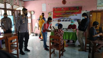 Percepatan Herd Immunity, Kapolres Ngada Pantau Langsung Vaksinasi Masal