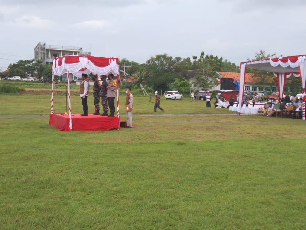 Pangdam V Brawijaya, Kapolda Jatim bersama Kakor Binmas Serta Forkopimda Daerah Melakukan Pengecekan di Kecamatan Arosbaya