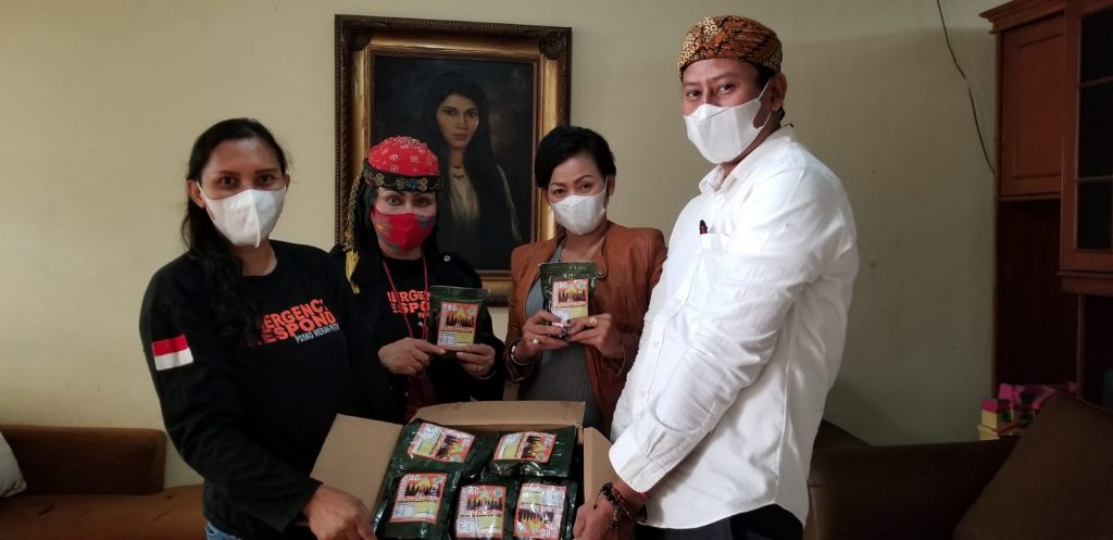 Ully Sigar Rusady Berikan Bantuan 500 Pack Nasi Siap Saji Ke Tim RNLC Wilayah JABAR