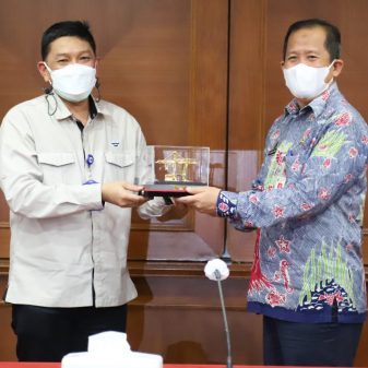 Dua Ribu Paket Donasi Multivitamin dan Masker dari JICT Disalurkan ke Warga Isoman