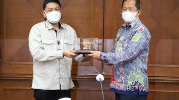 Dua Ribu Paket Donasi Multivitamin dan Masker dari JICT Disalurkan ke Warga Isoman