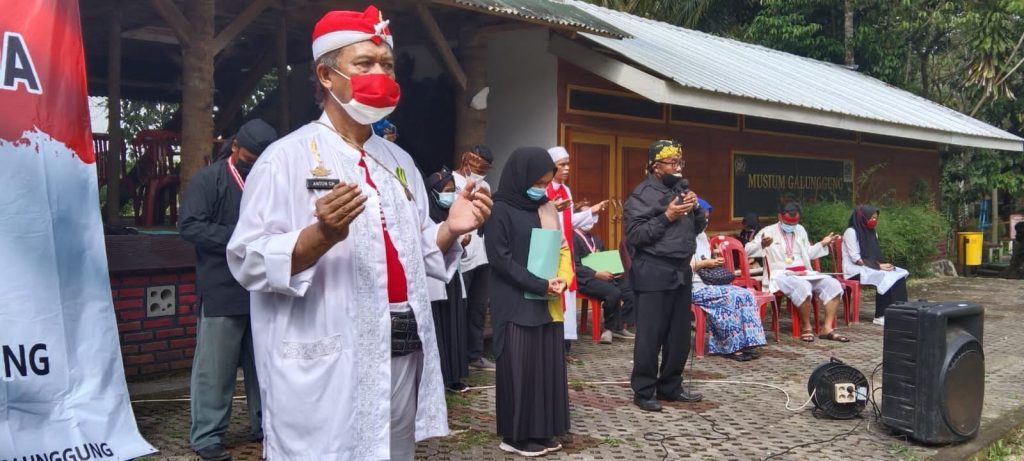 Komunitas Budaya Kabuyutan Galunggung Gelar upacara Kemerdekan RI Ke-76 di Batu Mahpar