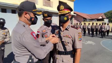 Kapolres Ngada AKBP Rio Cahyowidi, S.I.K., M.I.K Serah Terima Waka Polres