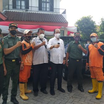 BNN Fokan dan GMDM Kembali Membagikan Sembako pada Masyarakat Utan Kayu Selatan