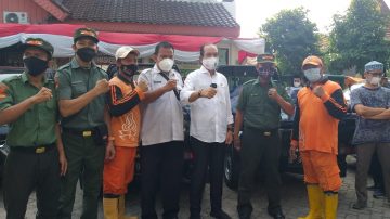BNN Fokan dan GMDM Kembali Membagikan Sembako pada Masyarakat Utan Kayu Selatan