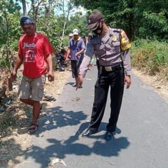 Tertimpa Pohon Pasutri Meninggal