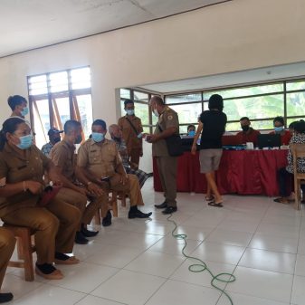 Camat Sabu Timur Ajak Seluruh Elemen Mendukung Program Vaksinasi 