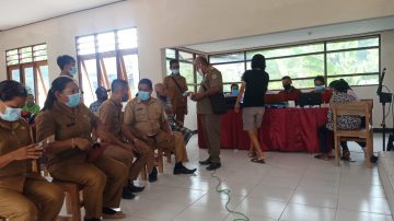 Camat Sabu Timur Ajak Seluruh Elemen Mendukung Program Vaksinasi 