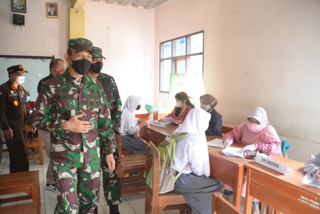 Serbuan Vaksin Siliwangi Silih Lindungi” Digelar di SMA PGRI 31 Pangalengan