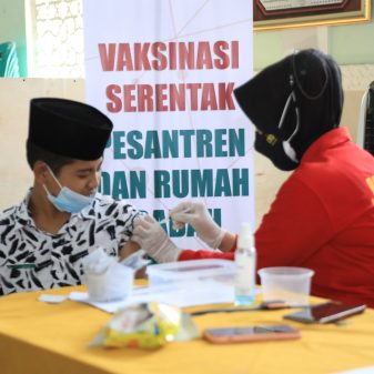 Forkopimda Kota Tasikmalaya Pantau Langsung Gerai Vaksinasi Merdeka di Ponpes Riyadlul ‘Ulum Wadda’wah