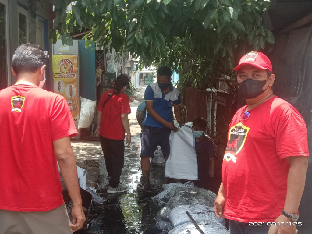 GBU Jalankan Kebijakan Ibu Hjh.Ida Mahmudah (Ketua Komisi D DPRD DKI Jakarta ) Pengerukan Gorong-Gorong Diawal Musim Penghujan Cegah Banjir