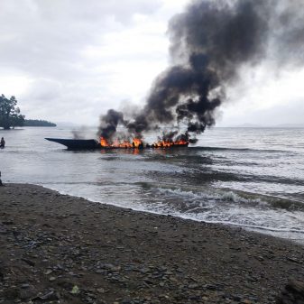 Kapal Pengangkut BBM Habis Dilalap Si Jago Merah, di Kamarian
