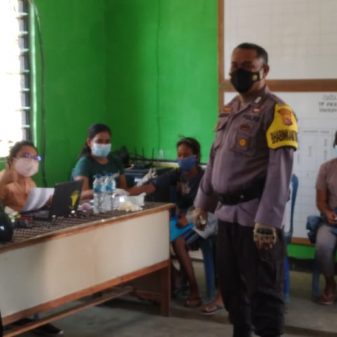 Bripka Oskar R. Lay, Polisi Pejuang Vaksinasi