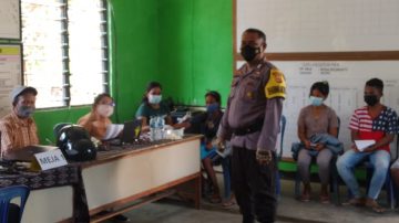 Bripka Oskar R. Lay, Polisi Pejuang Vaksinasi